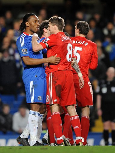 LPL春季赛今日赛程及首发名单：Cryin对战UCAL Xiaohu对战Jay