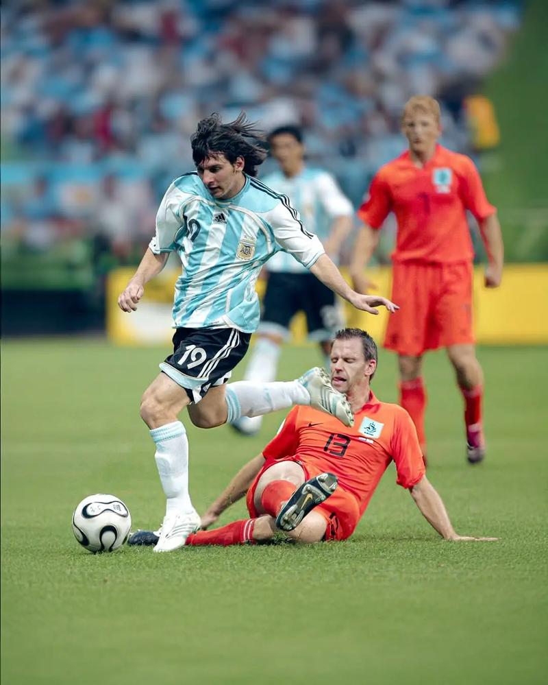 神降临！ Zeus 奥拉夫再次横扫街道，SMK克烈无用， Hanwha Life Esports 晋级决赛